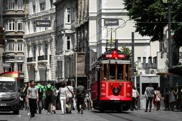 Estambul, Turquía. Tranvía Taksim — Foto de Stock