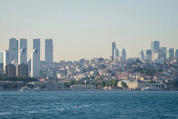 Istanbul Türkei Geschäftszentrum Und Wolkenkratzer Vor Dem Hintergrund Der Altstadt — Stockfoto