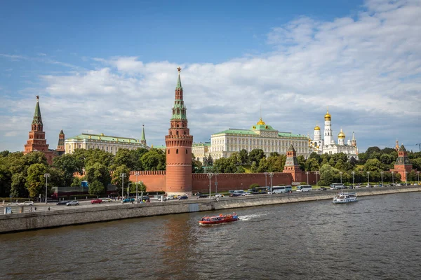 Kremlin Moscú Rusia Mejor Vista Del Kremlin Desde Puente Sobre —  Fotos de Stock