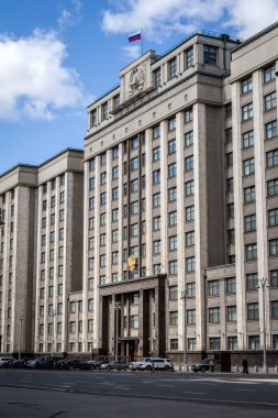 Covid-19, Moskova 'da karantina, Rusya' da koronavirüs. İnsanlar olmadan sokaklar bomboş. Covid virüsü salgını yüzünden ıssız bir şehirde kendini karantinaya almış. Rusya Federasyonu Devlet Duma 'sı