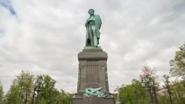 Moskova 'da Rus şair Alexander Puşkin' in anıtı