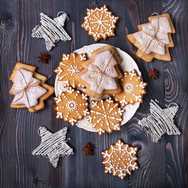 Christmas  decoration and gingerbread on the plate  over grunge — Stock Photo, Image