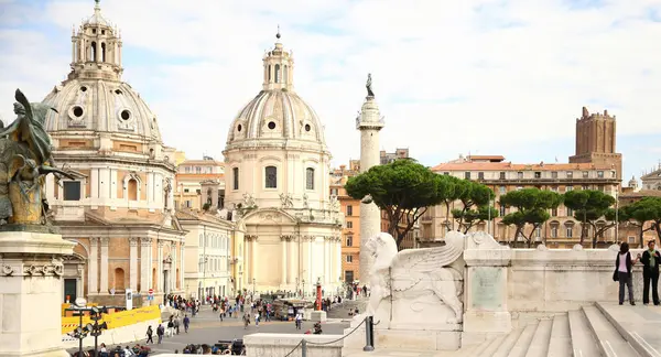 Architecture of Piazza Venezia in Rome, Italy. — Stock Photo, Image