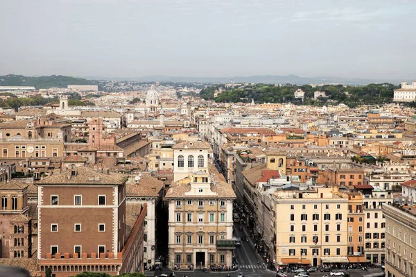 Çatıdan Roma 'daki antik binalara manzara, 