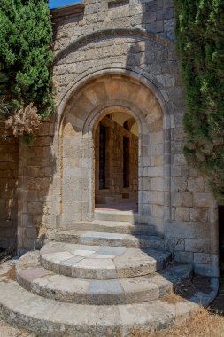 Pencereler, kapılar, elementler ve binaların dekorasyonları