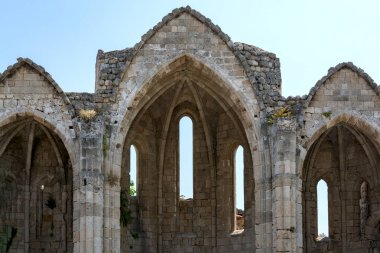 Pencereler, kapılar, elementler ve binaların dekorasyonları