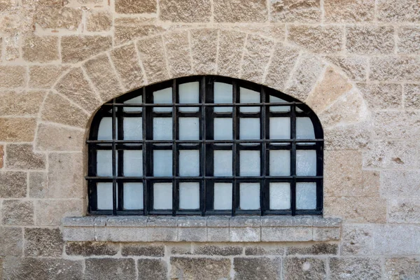 Fenêtres, portes, éléments et décorations de maisons et de bâtiments — Photo