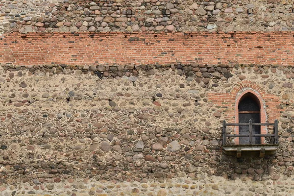 Taş ve tuğla duvar Balkonlu, Lida, Beyaz Rusya