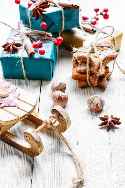 Christmas sleigh and gifts — Stock Photo, Image