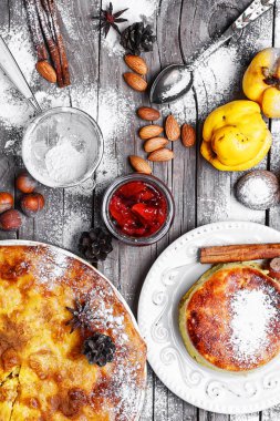 Rustik tarzda ev yapımı kek