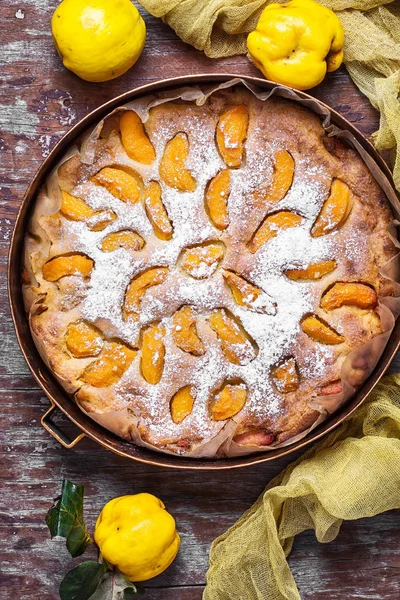 Kuchen mit Quitten — Stockfoto