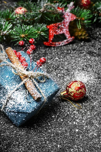 Krabice s vánočními dárky — Stock fotografie