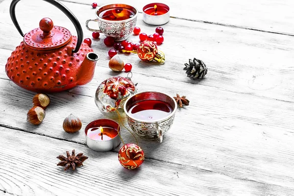 Christmas tea with berry cranberry — Stock Photo, Image