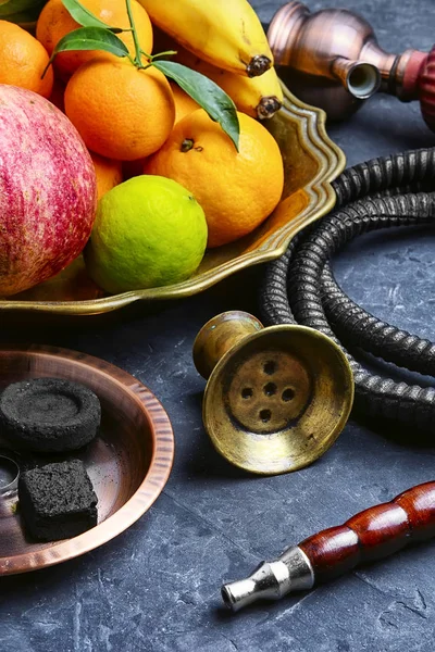 Hookah com sabor de frutas tropicais — Fotografia de Stock