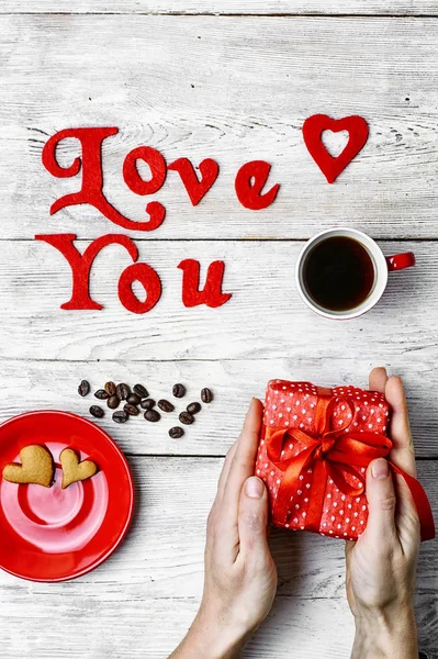 Coffee and gift — Stock Photo, Image