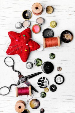 Dikiş seti araçları