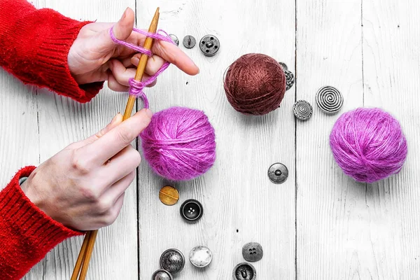 Gros plan sur le tricot à outils — Photo