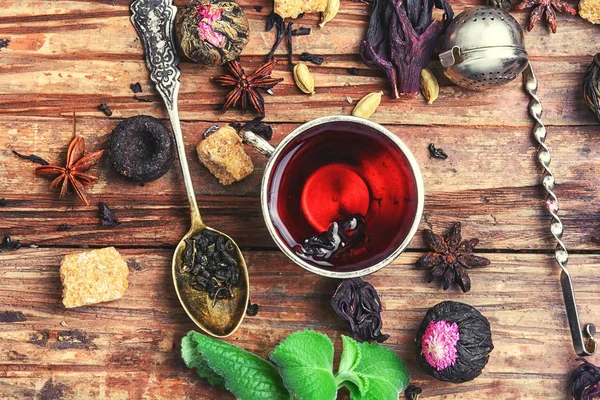 Té y hierbas de cocina —  Fotos de Stock