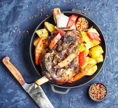 Koyun eti tavada kızartma