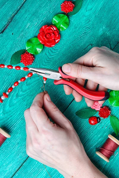 Hobby making jewelry — Stock Photo, Image