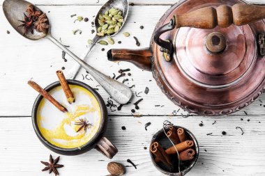 Masala çay sıcak Hint süt ile
