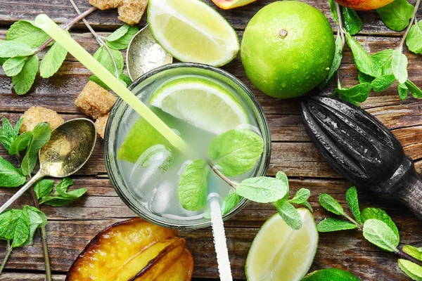 Jugo vegano para un estilo de vida saludable —  Fotos de Stock