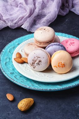 Renkli Fransız kurabiyeleri.