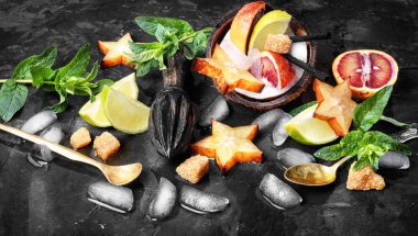 içki tropikal meyveler