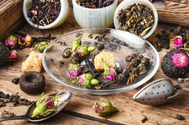 çay-gül yaprakları çay için