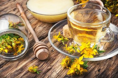 Bitkisel Hypericum çay.