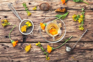 Calendula çiçekli bitki çayı