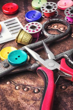 Dikiş düğme kümesi