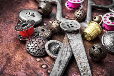 metal dikiş düğme