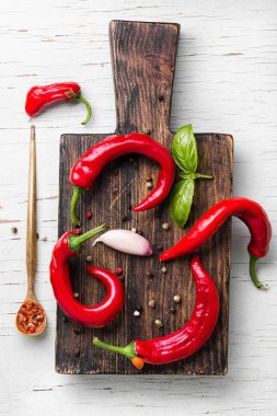 Yığın olgun kırmızı biber