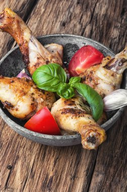 kızarmış tavuk budu