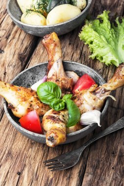 kızarmış tavuk budu