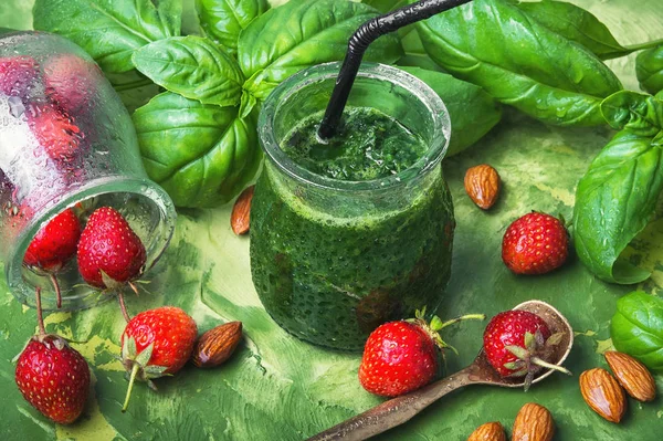 Verse spinazie smoothies — Stockfoto