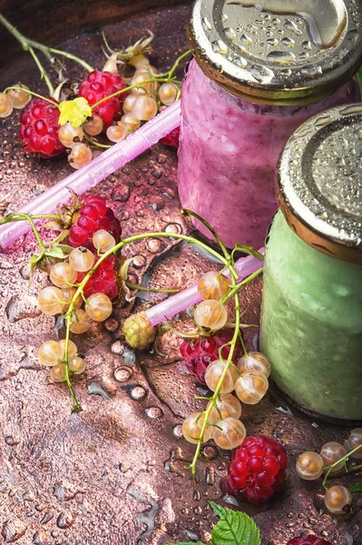 Yaourt santé aux framboises — Photo