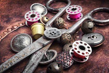 Retro düğmeleri ve konu