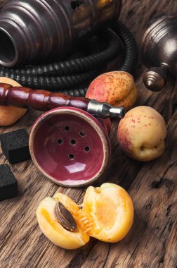 Shisha nargile ile kayısı