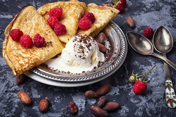 Çilek ile Pancakes — Stok fotoğraf