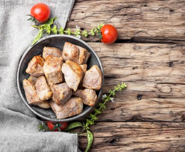 Lezzetli porsiyon kızarmış domuz eti