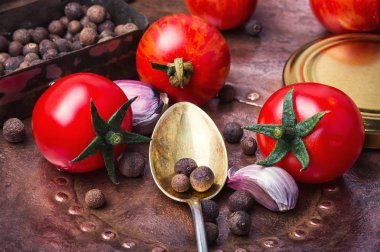 yerli turşu domates