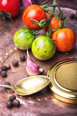 yerli turşu domates