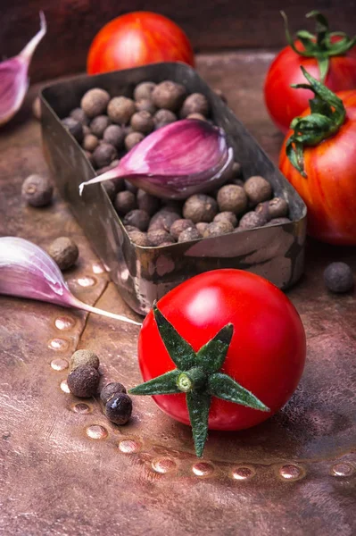 yerli turşu domates