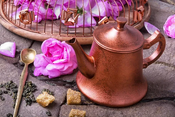 Herbal tea with tea rose — Stock Photo, Image