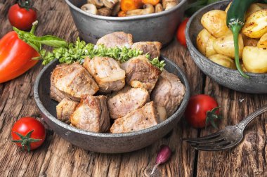 porsiyon kızarmış domuz eti