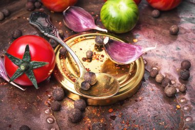 yerli turşu domates