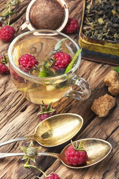 Té de baya con frambuesas — Foto de Stock