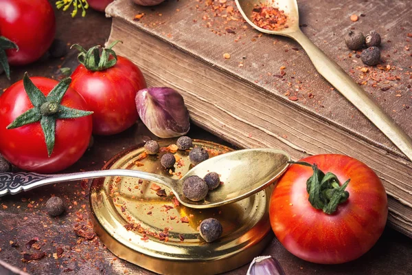 yerli turşu domates